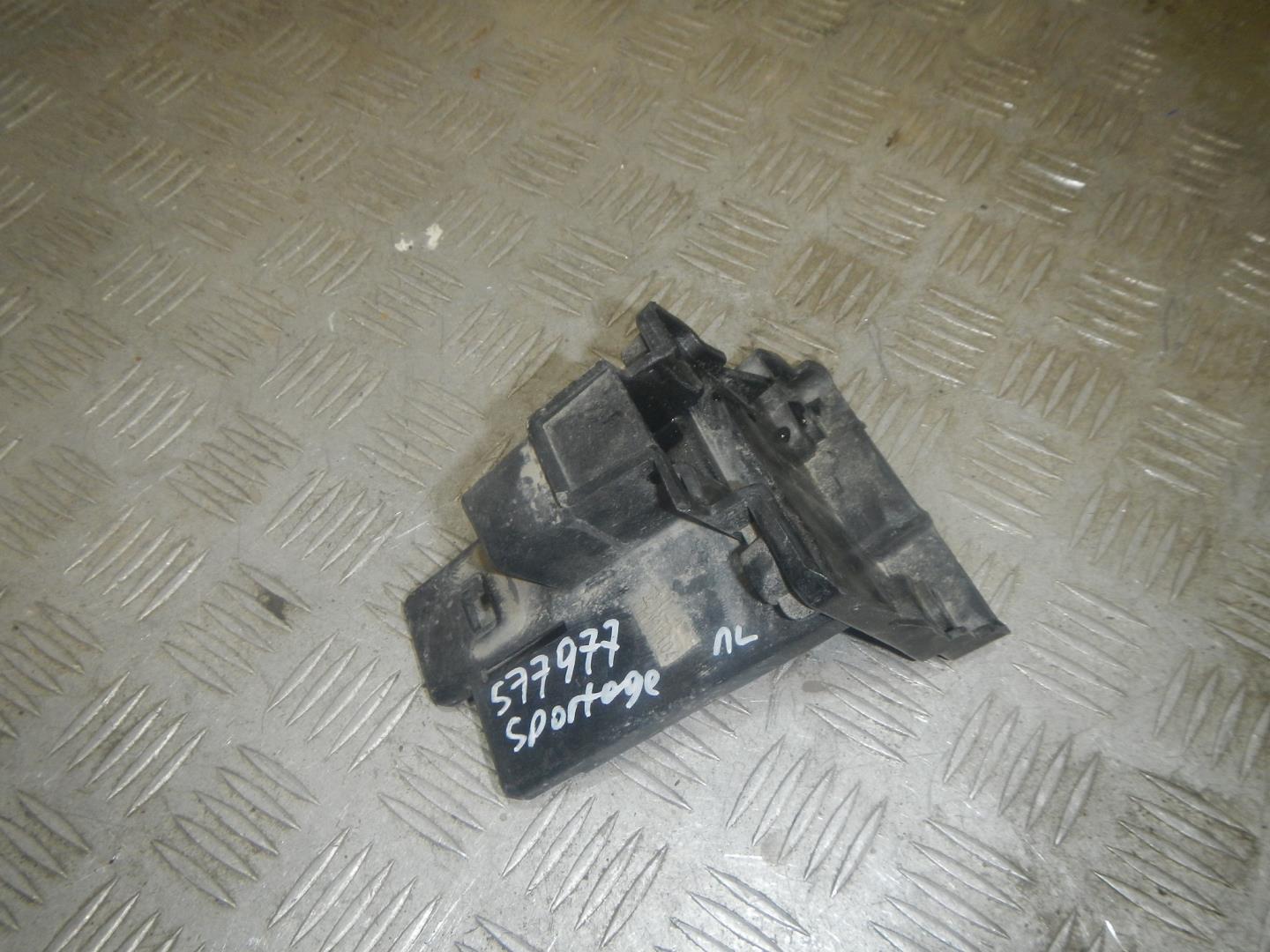 Кронштейн решетки радиатора