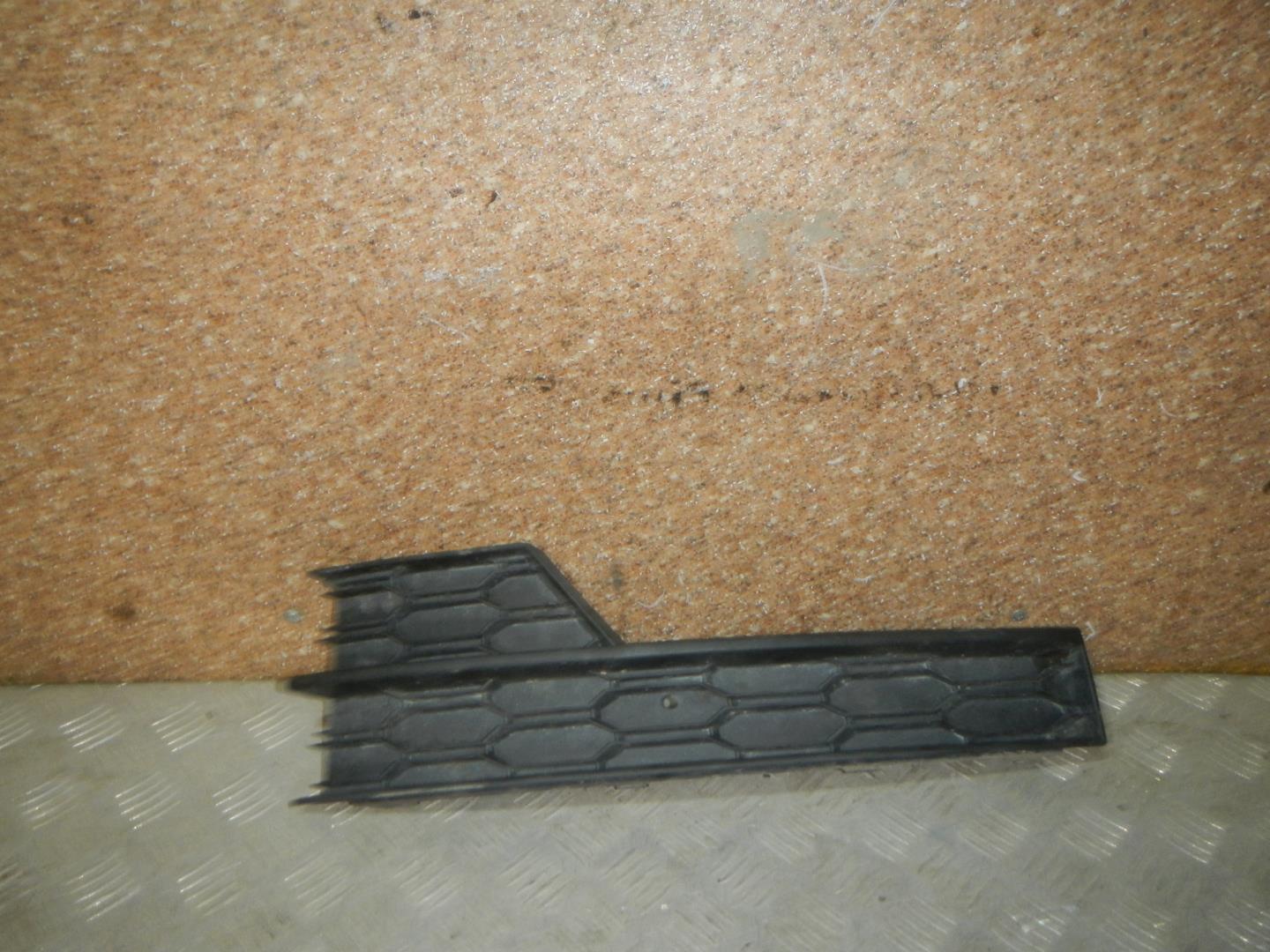 Решетка в бампер левая