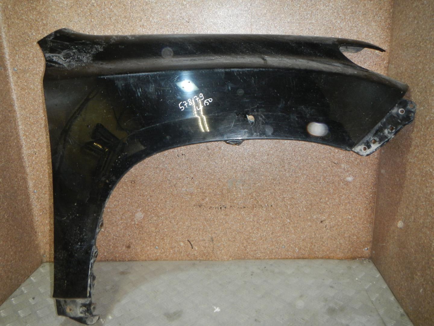 Крыло переднее правое