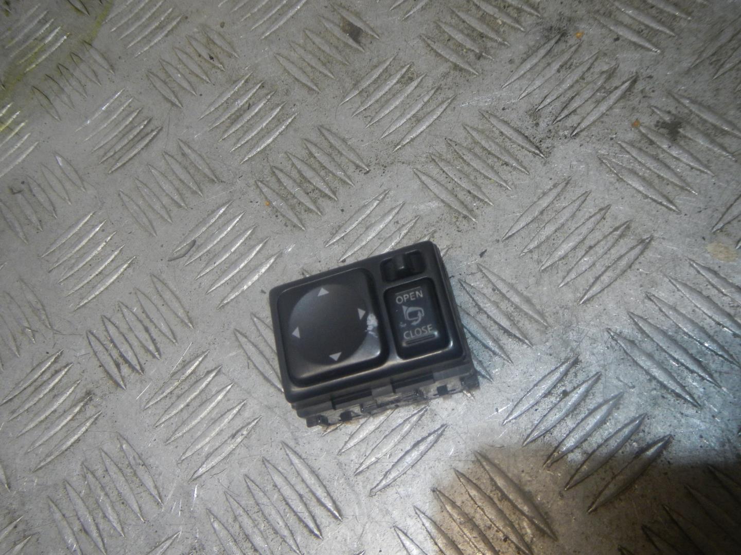 Переключатель регулировки зеркал