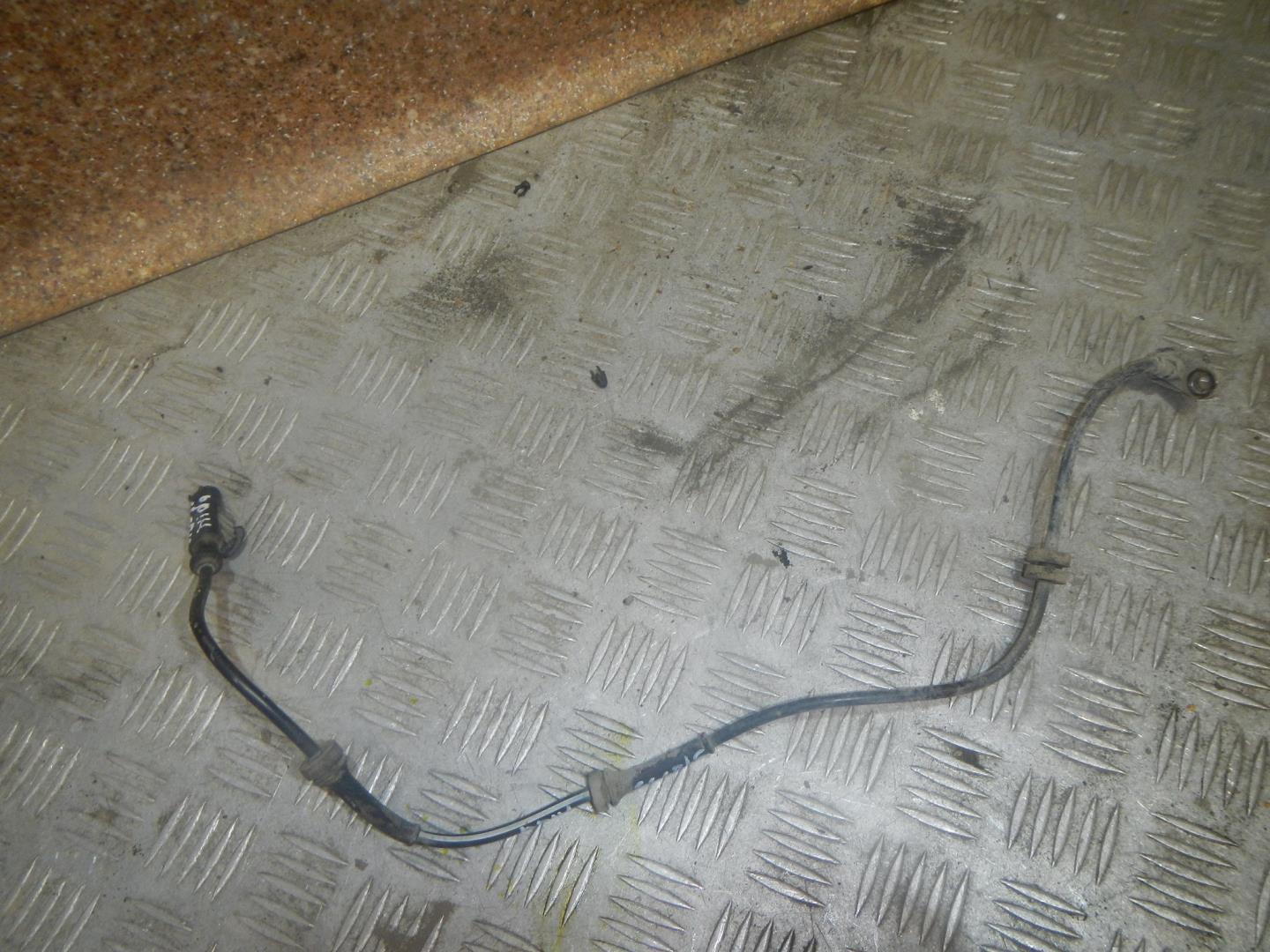 Датчик ABS задний