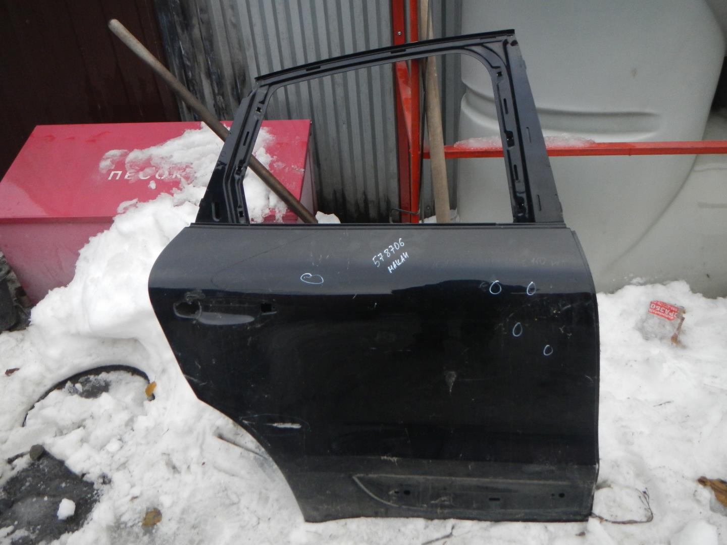 Дверь задняя правая