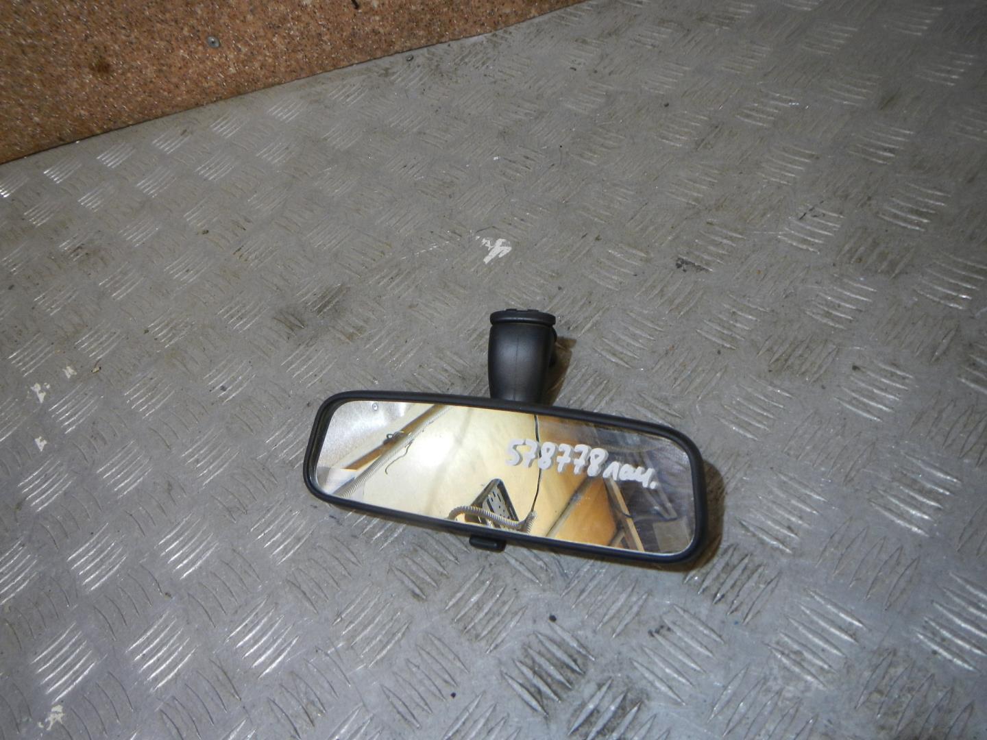 Зеркало заднего вида