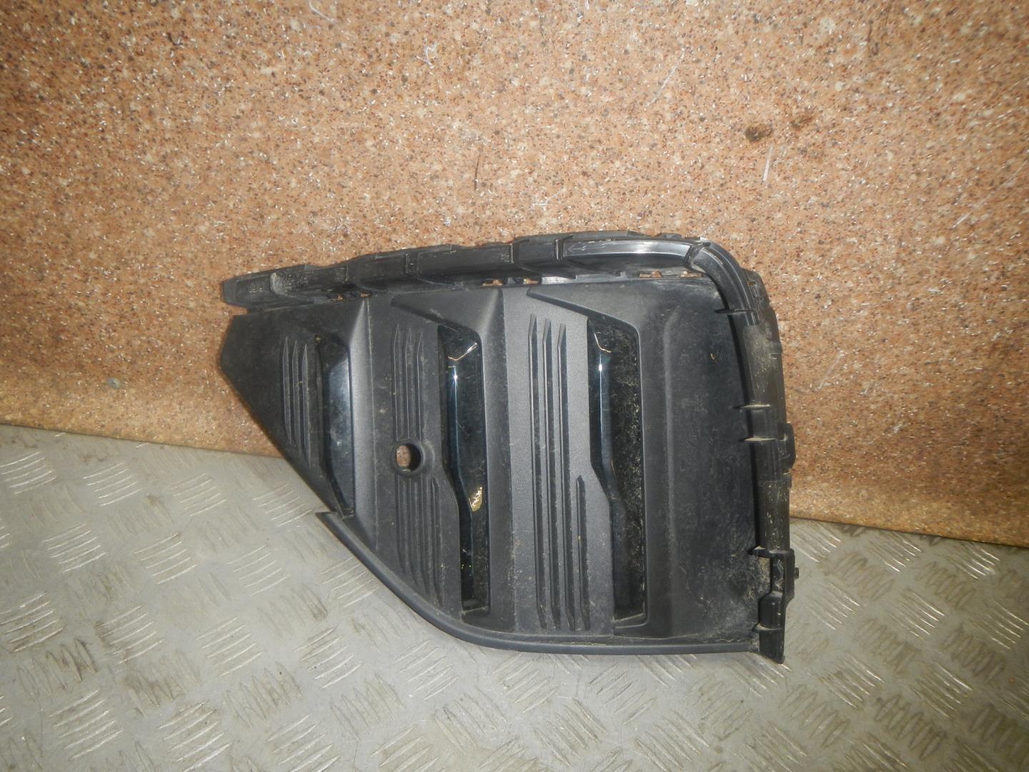 Решетка в бампер левая