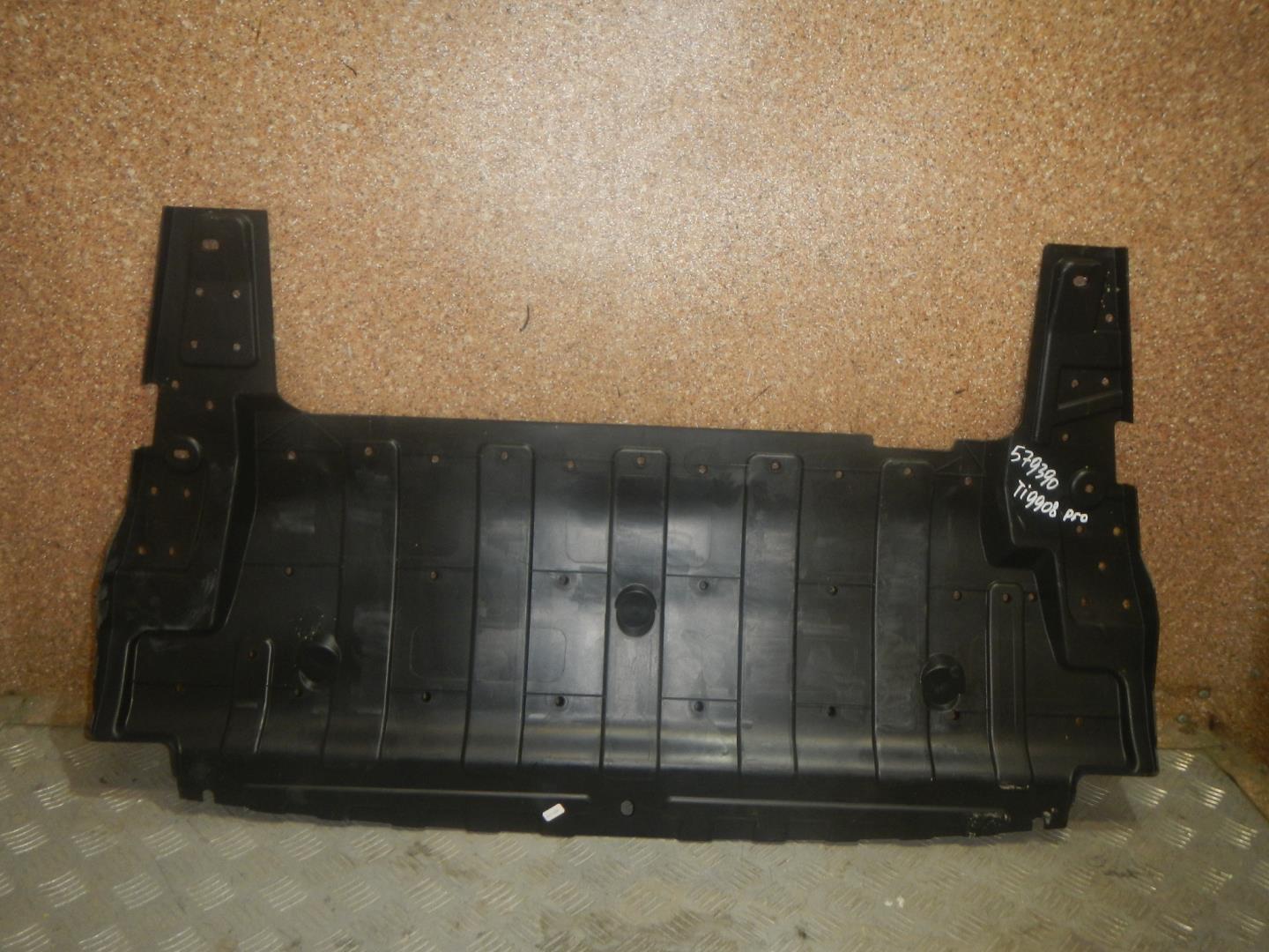 Пыльник двигателя