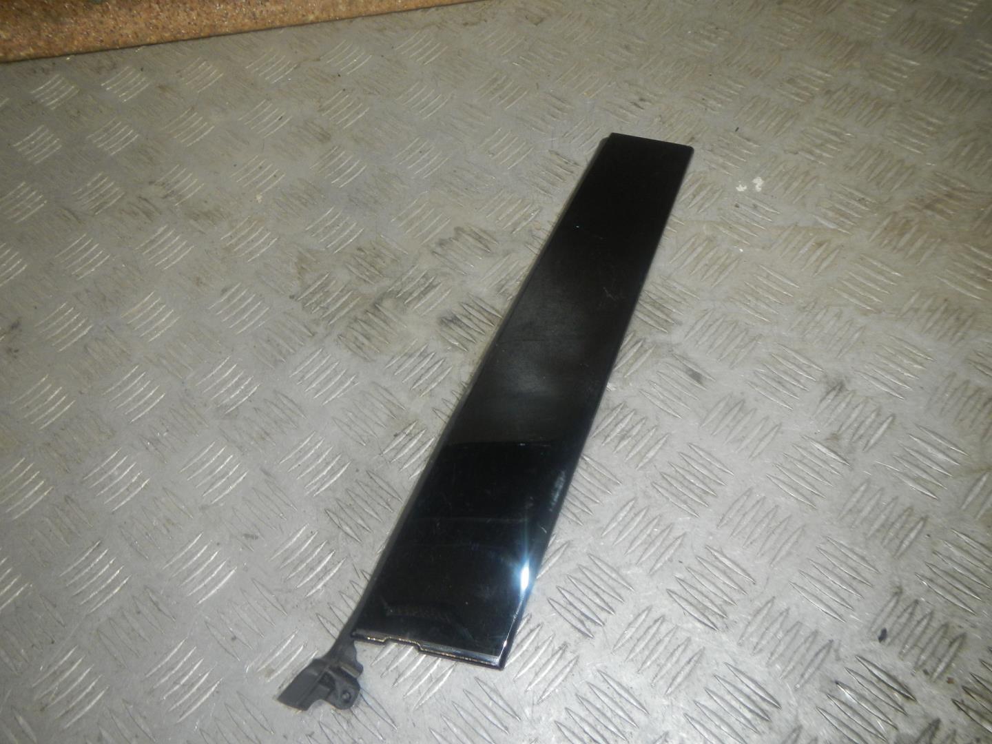 Накладка двери задней левой