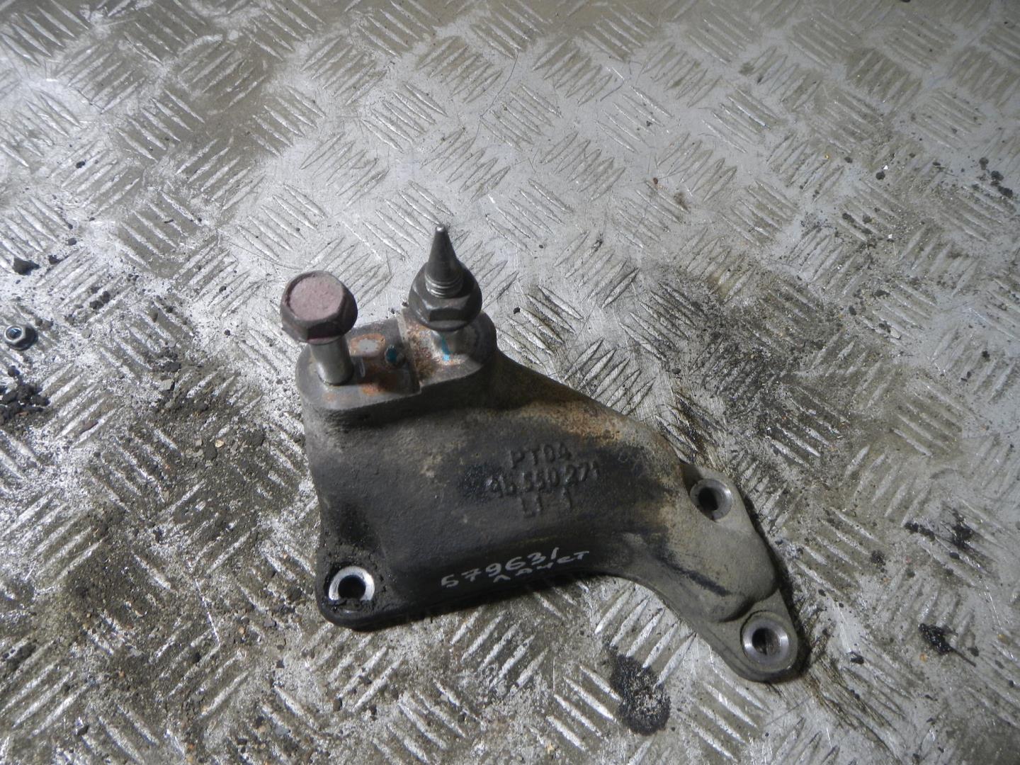 Кронштейн КПП левый