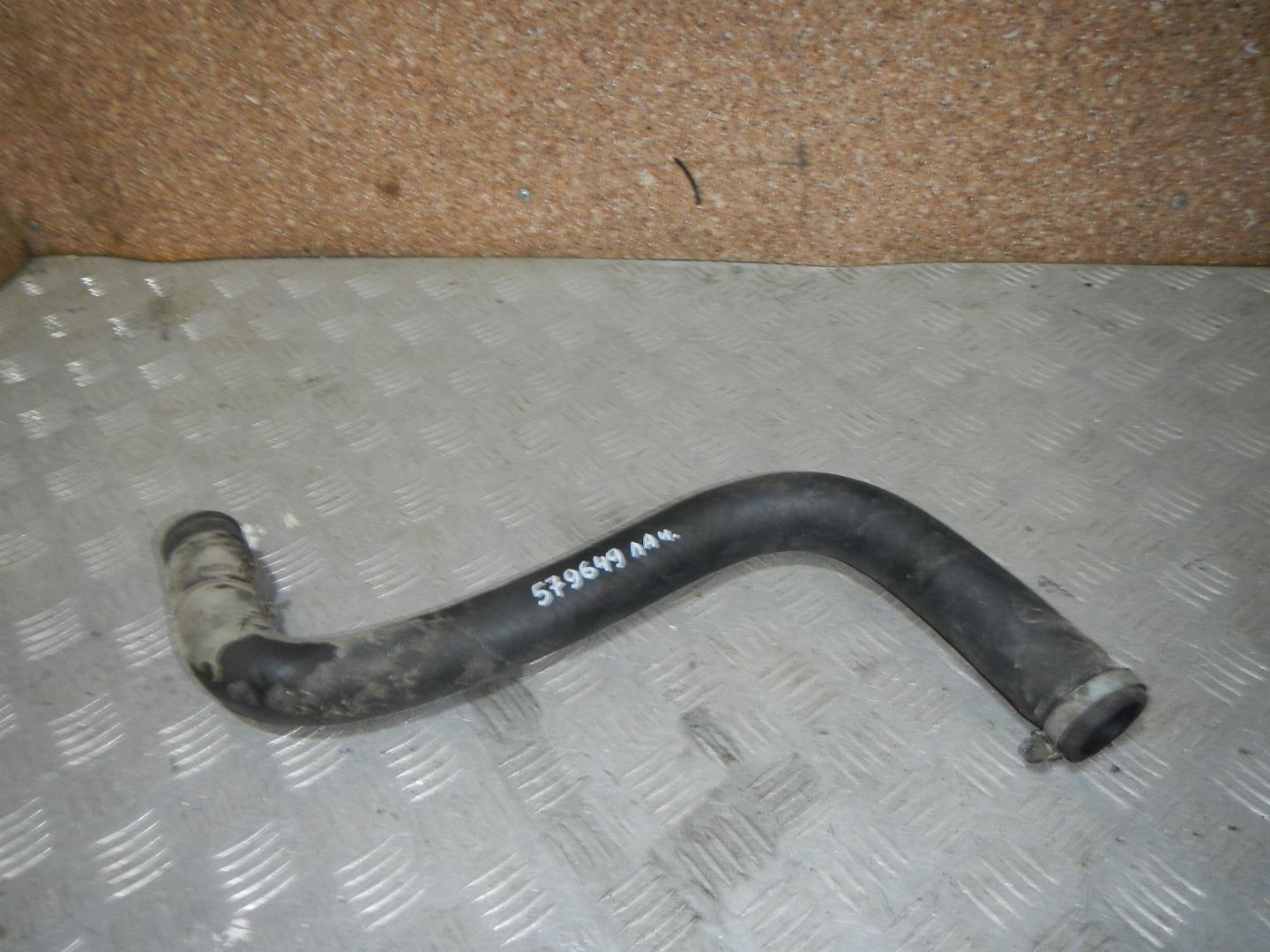 Патрубок радиатора