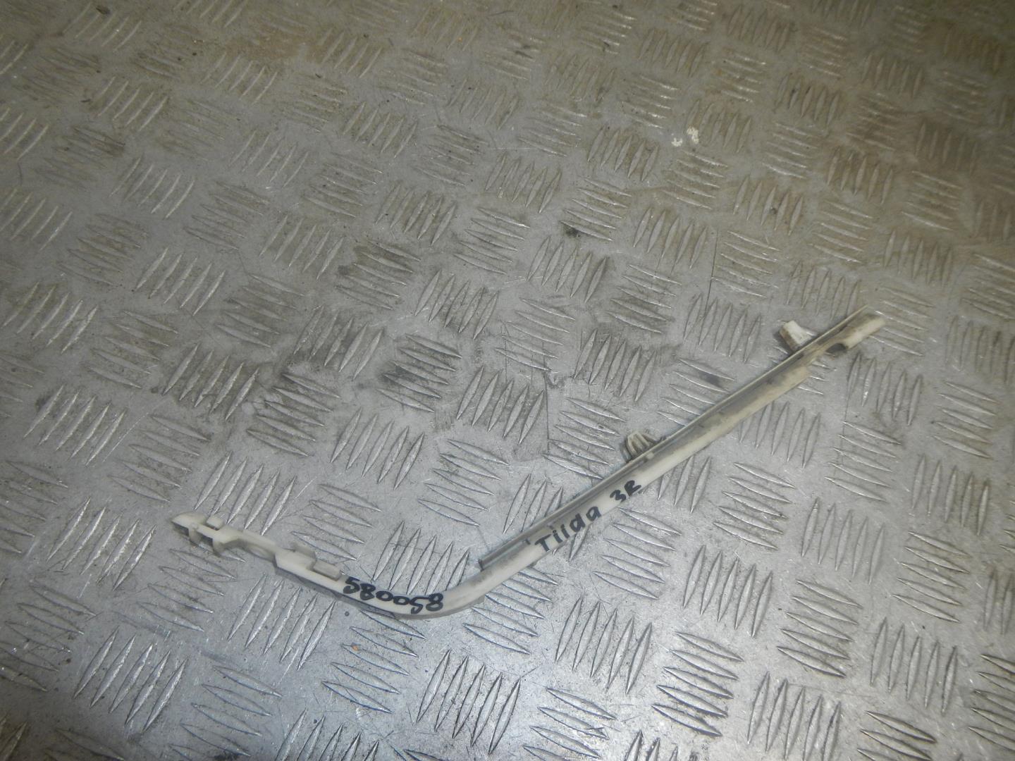 Кронштейн заднего бампера правый