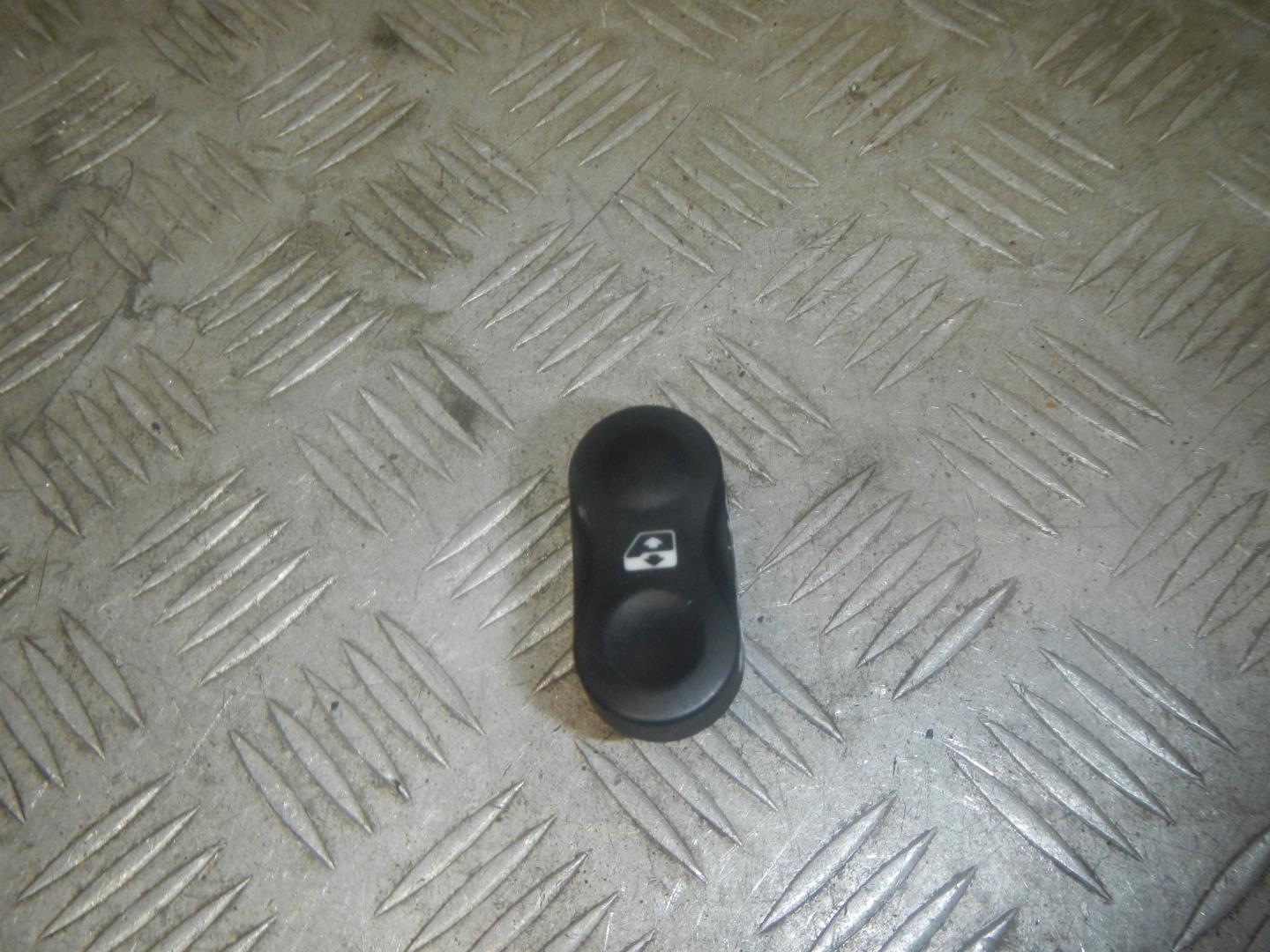 Кнопка стеклоподъемника