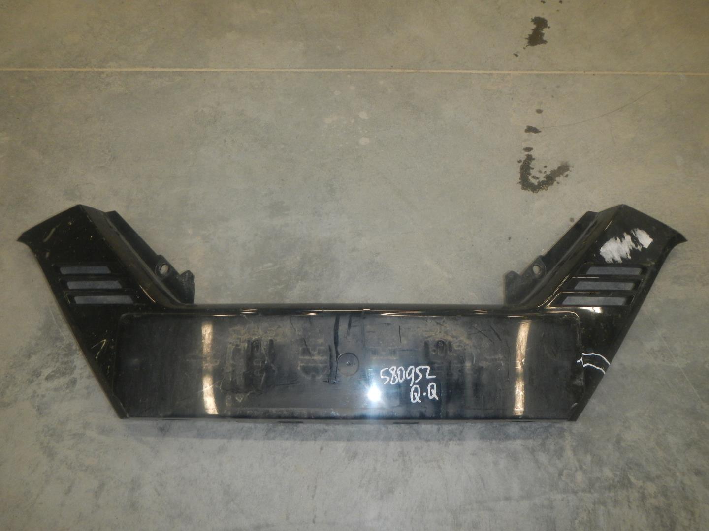 Накладка переднего бампера