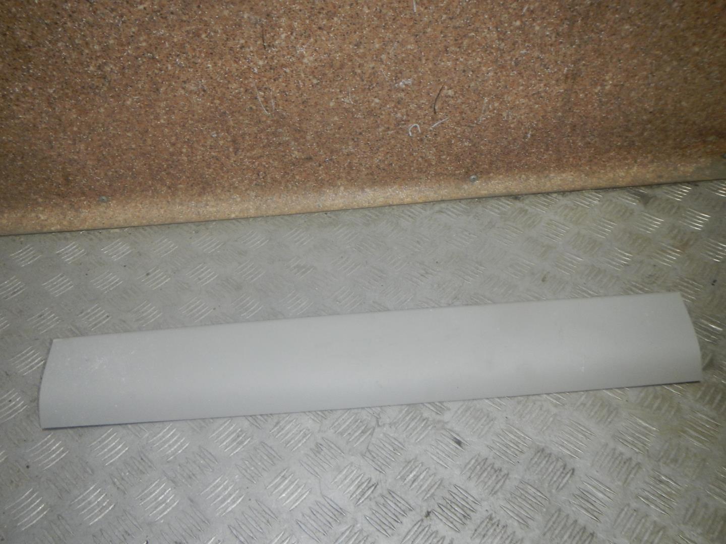 Обшивка двери багажника