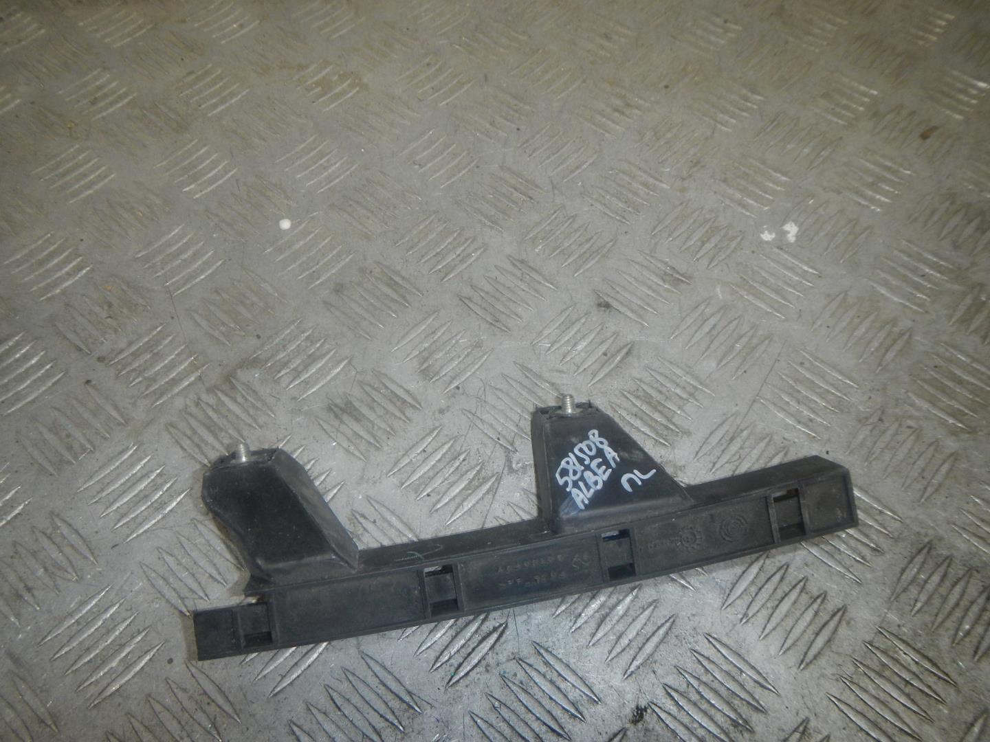 Направляющая стекла двери