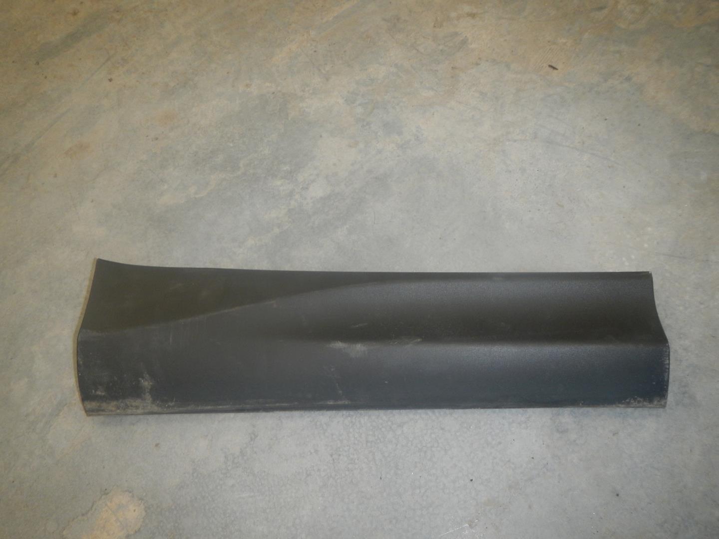 Молдинг задней правой двери