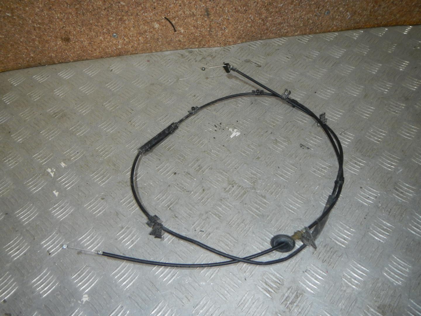 Трос открывания капота
