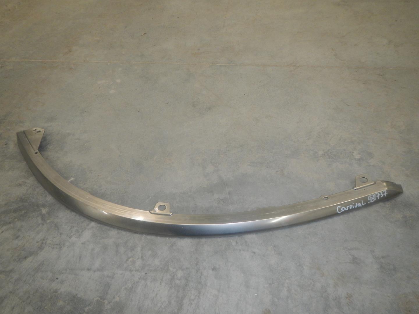 Накладка переднего бампера правая