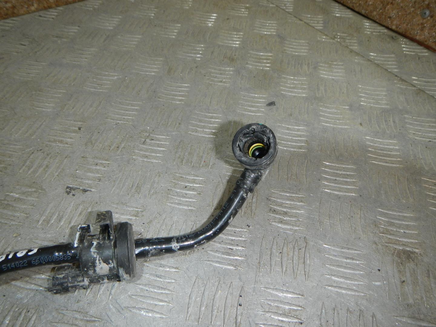 Трубка топливная