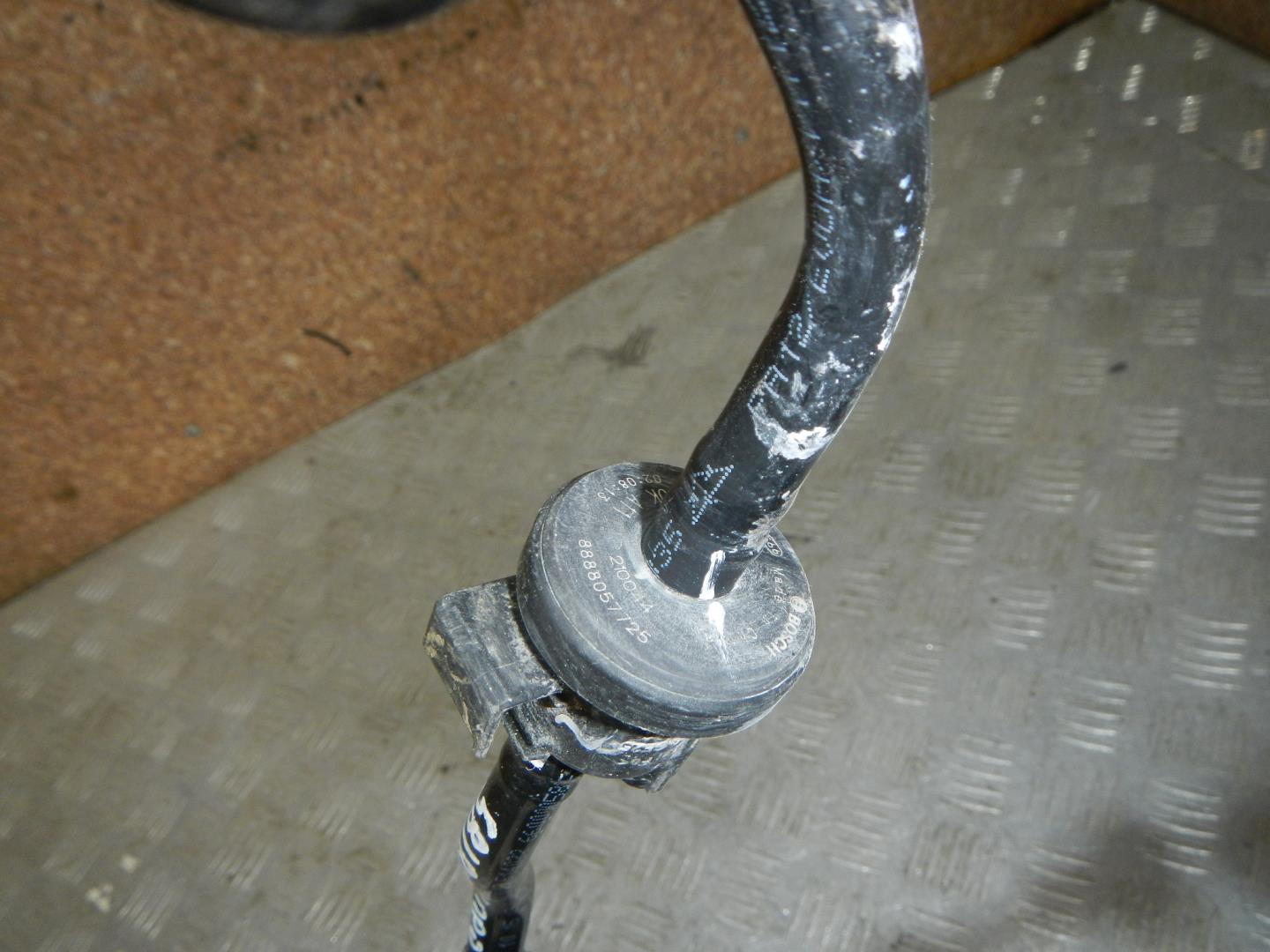 Трубка топливная