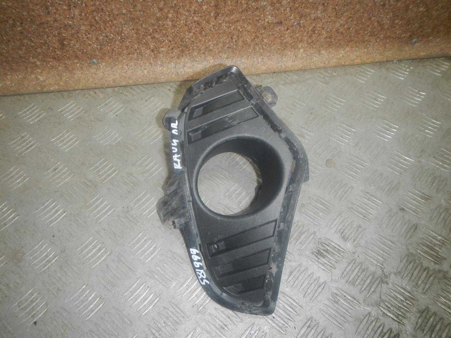 Решетка в бампер правая