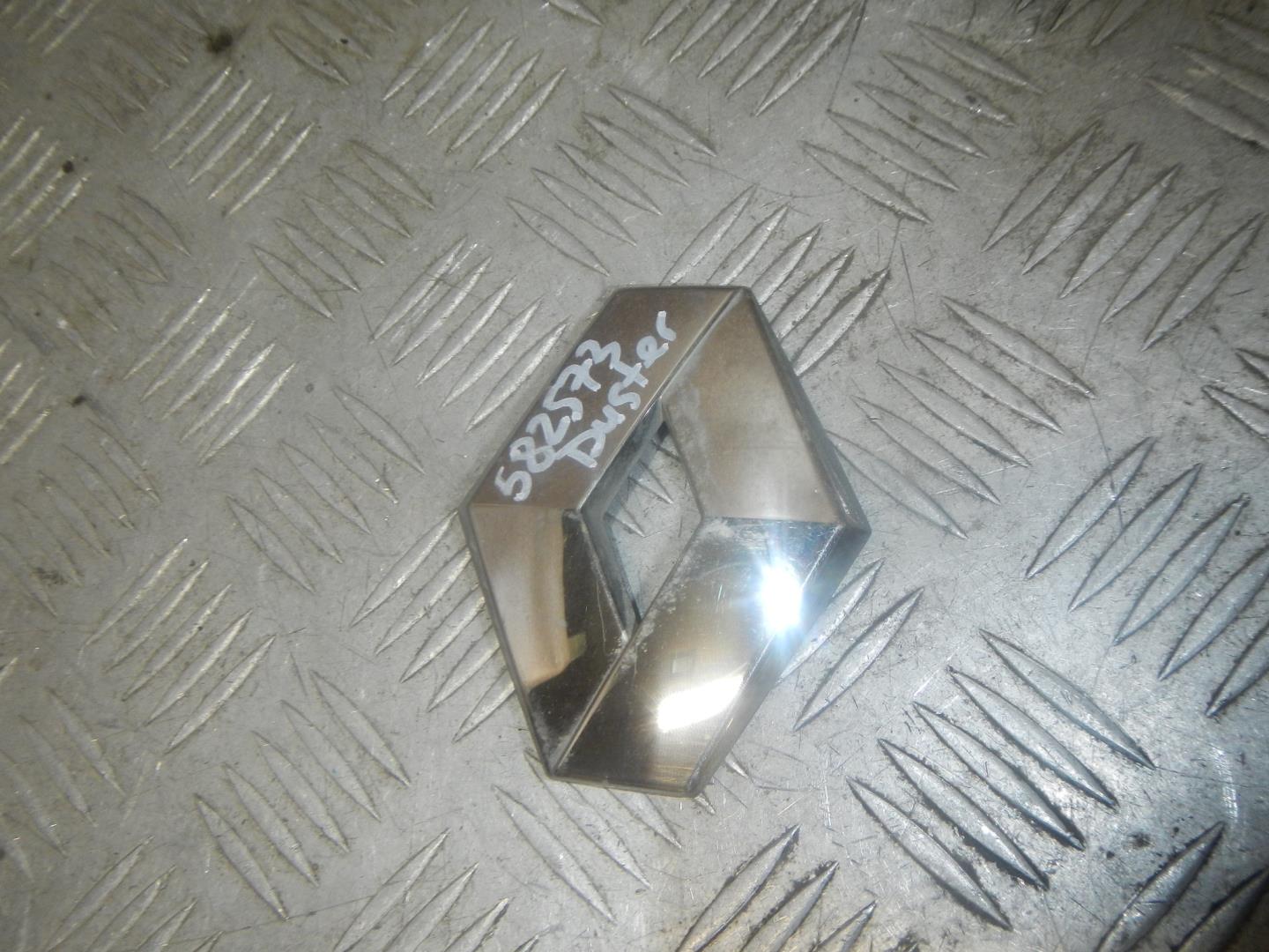 Эмблема на крышку багажника