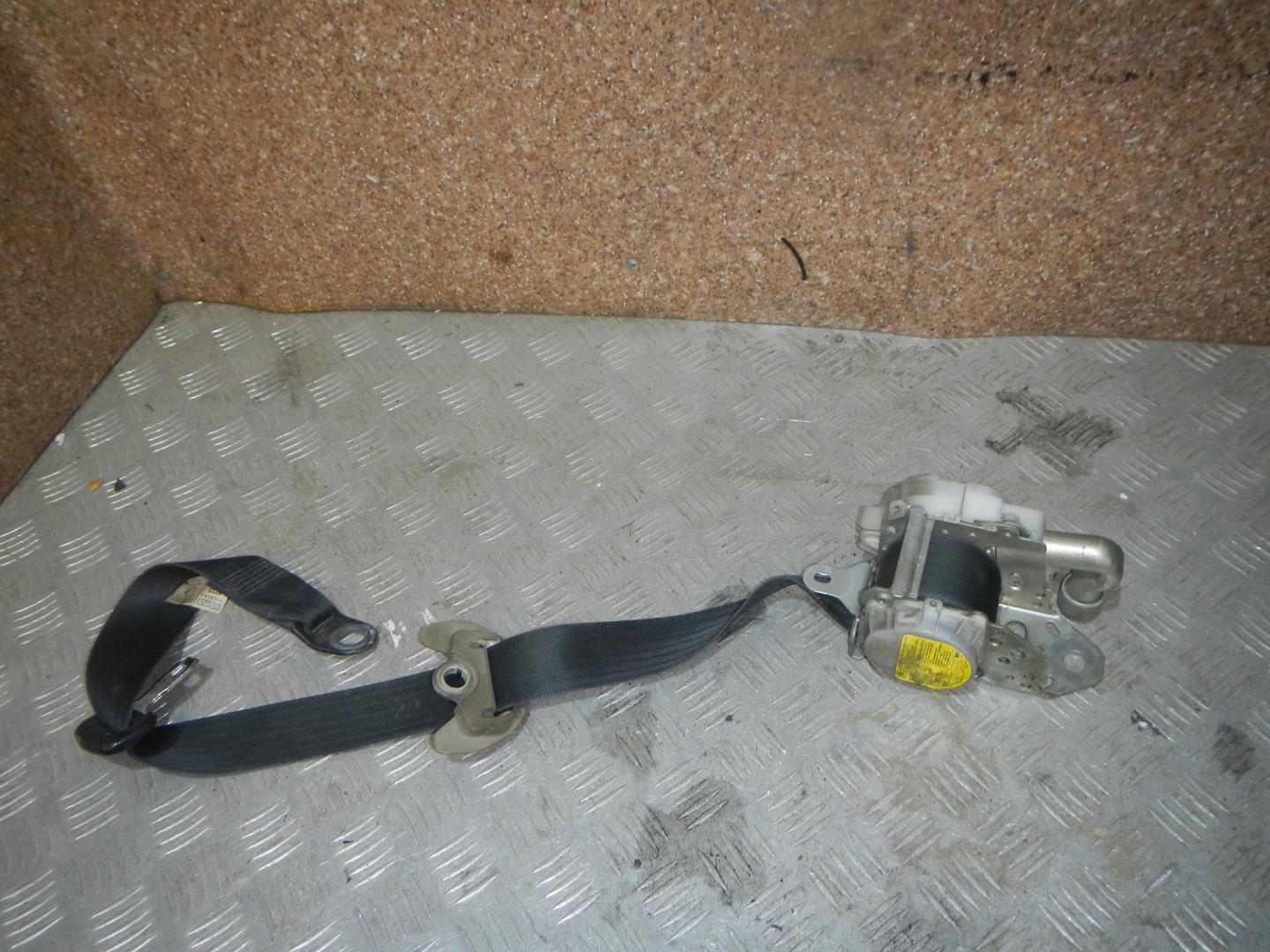 Ремень безопасности