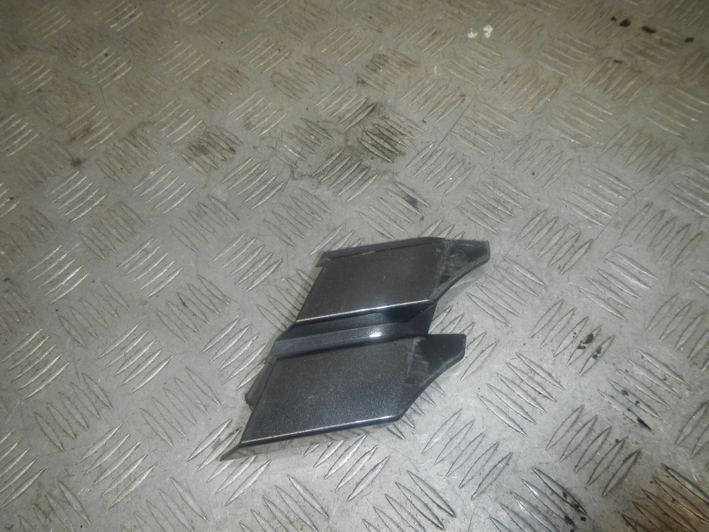 Заглушка буксировочного крюка