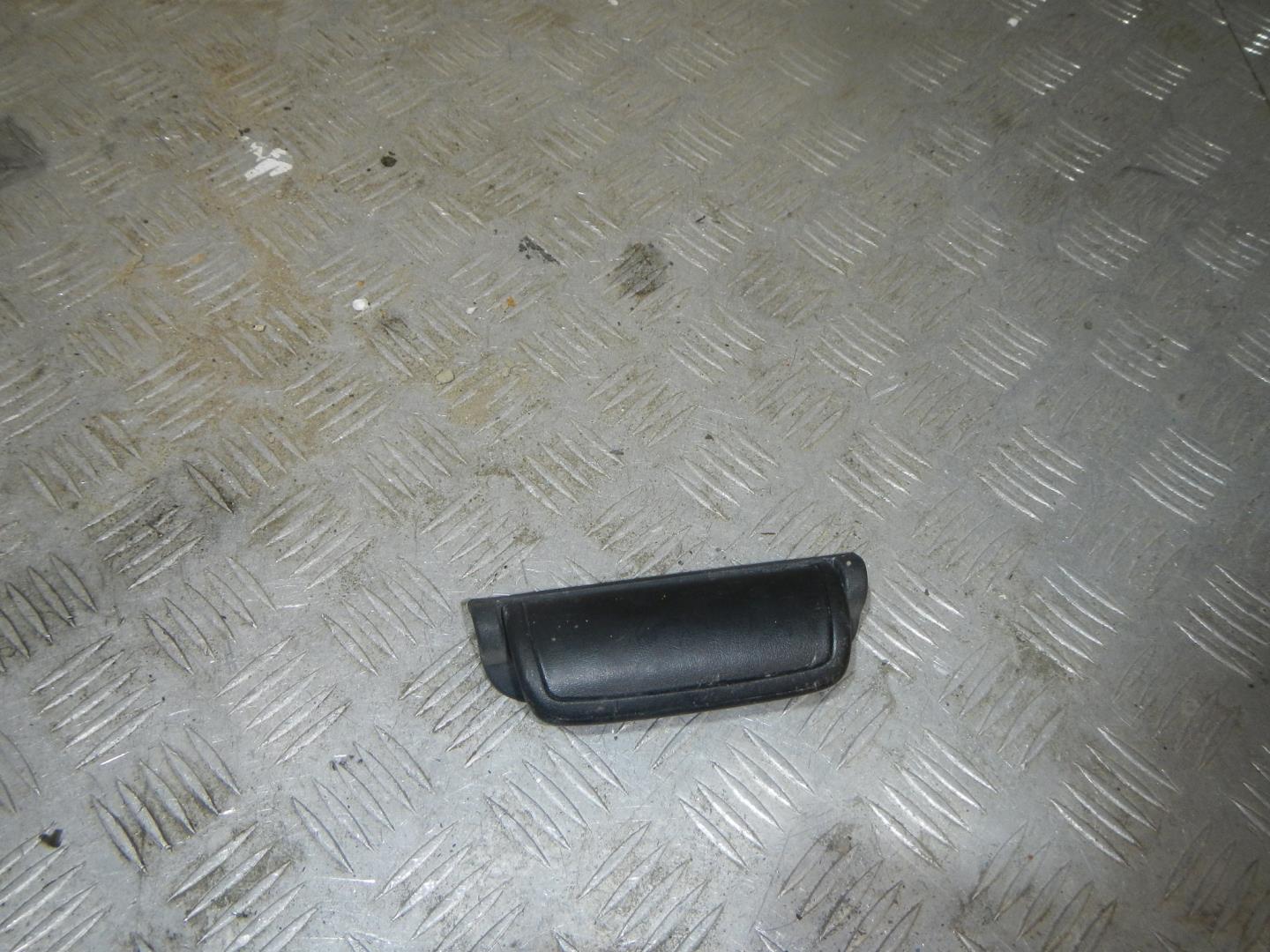 Ручка открывания багажника