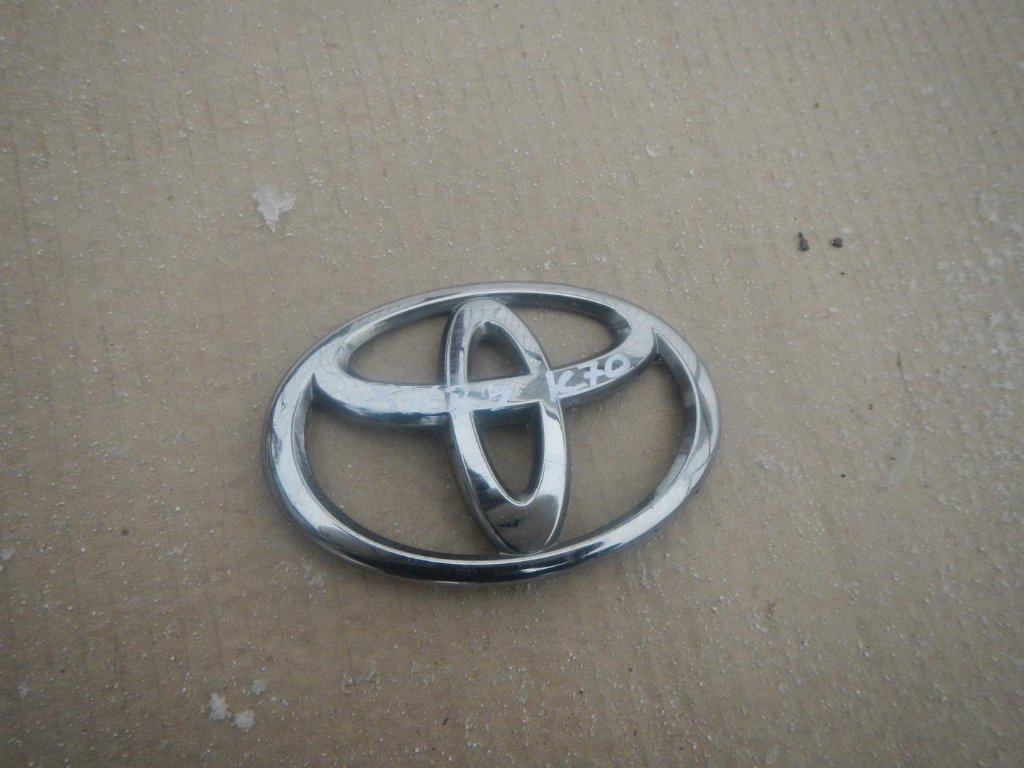 Эмблема на крышку багажника