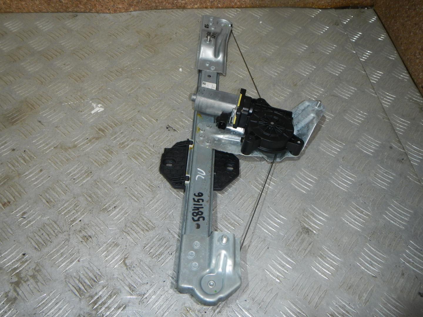 Стеклоподъемник электр. передний левый