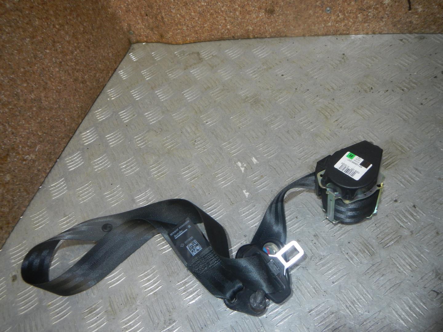 Ремень безопасности