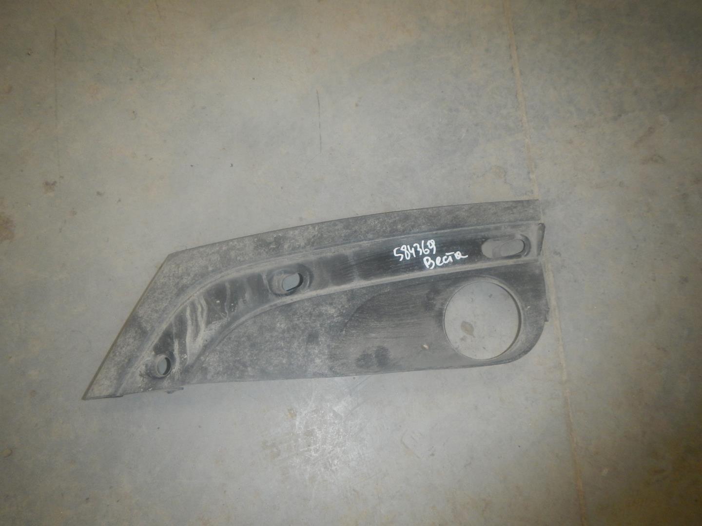 Решетка в бампер правая