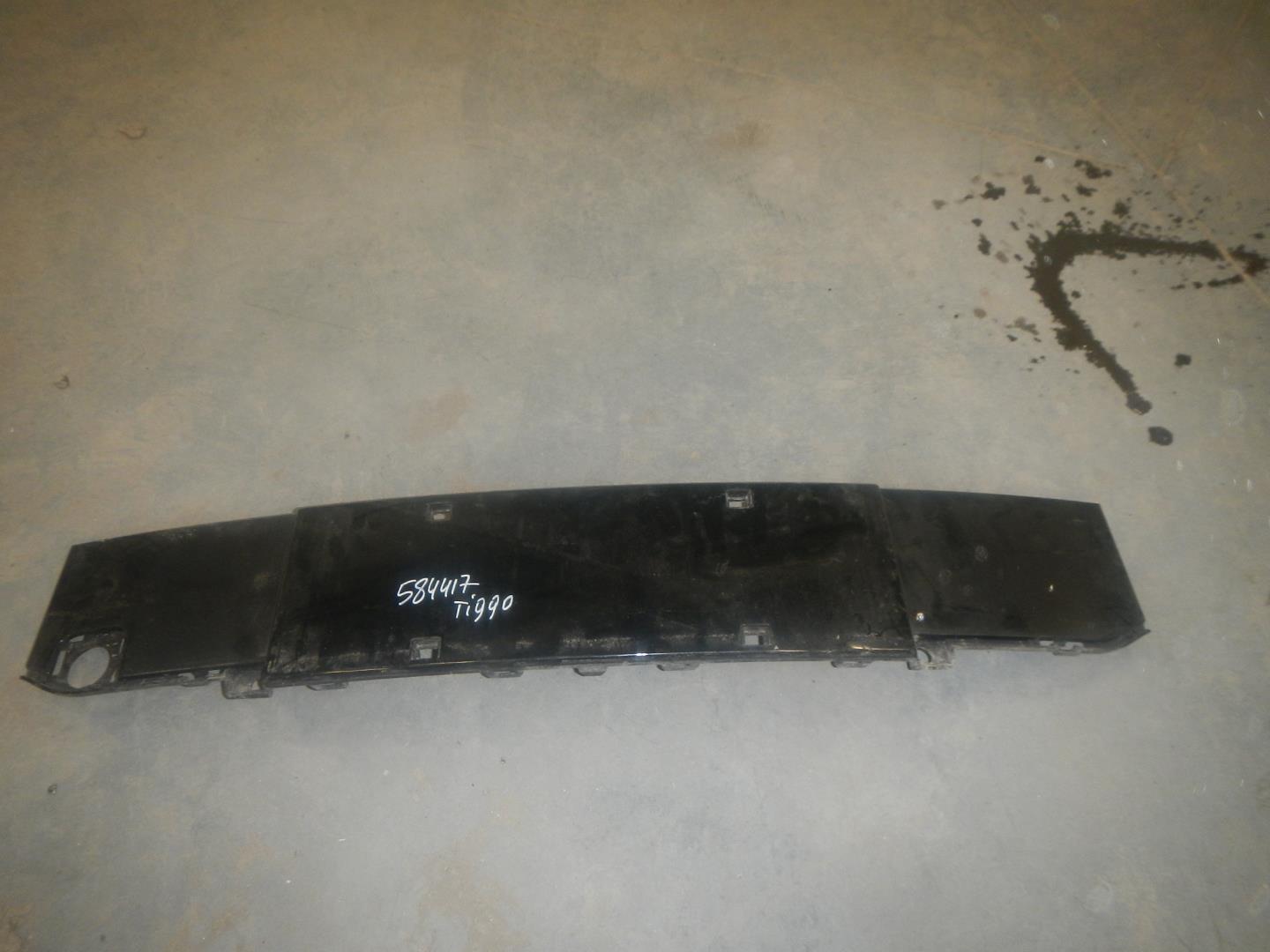 Накладка переднего бампера