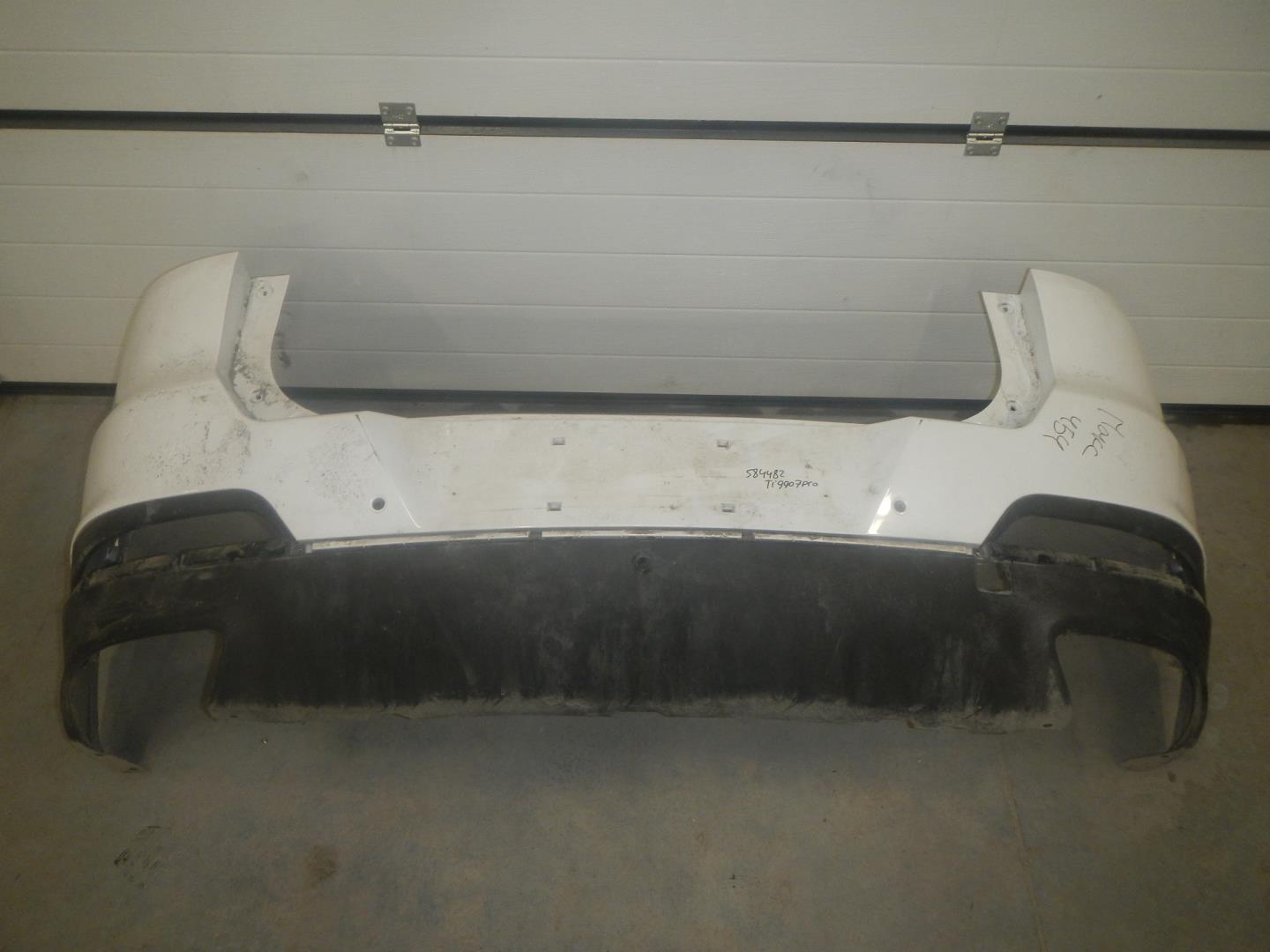 Бампер задний