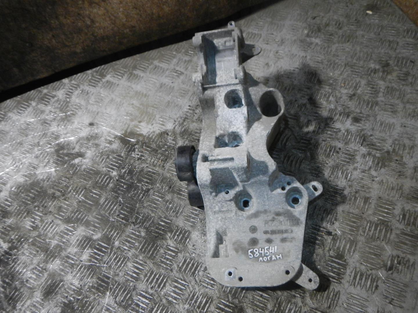 Кронштейн генератора