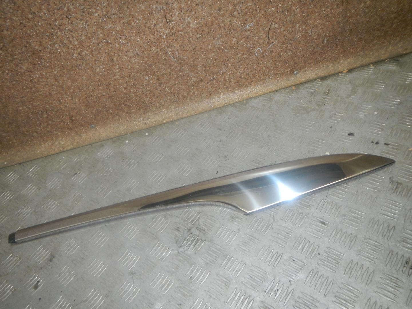 Накладка заднего крыла левого