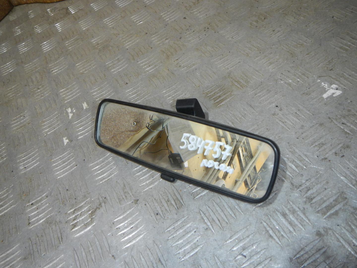 Зеркало заднего вида