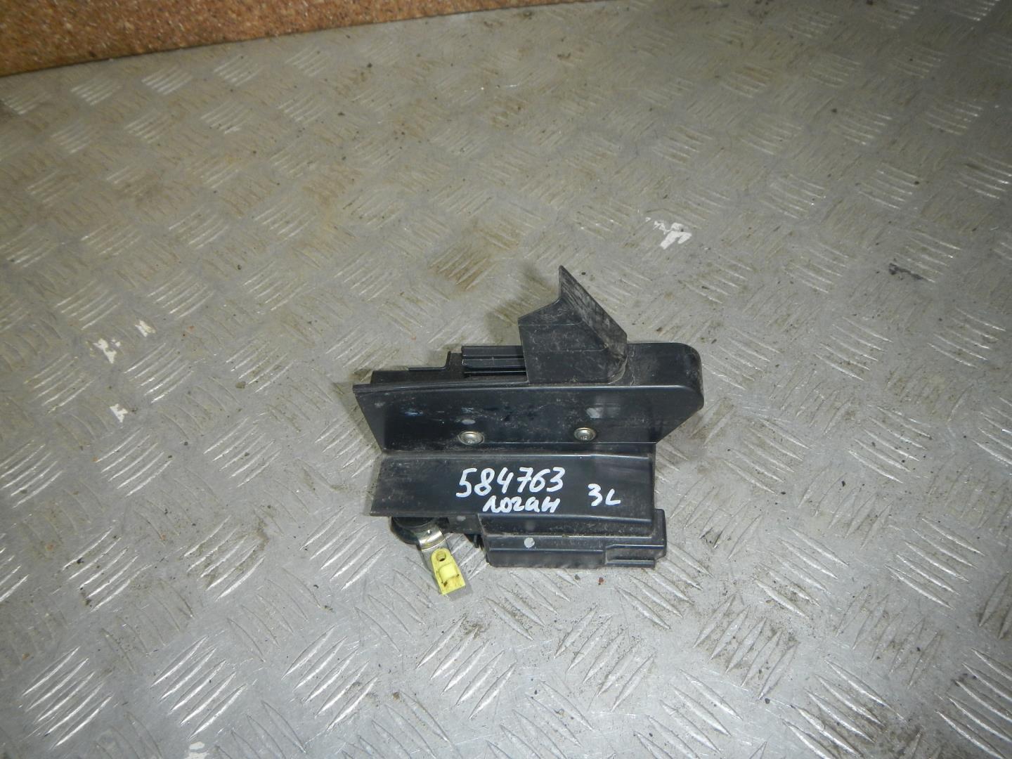 Замок двери задней левой