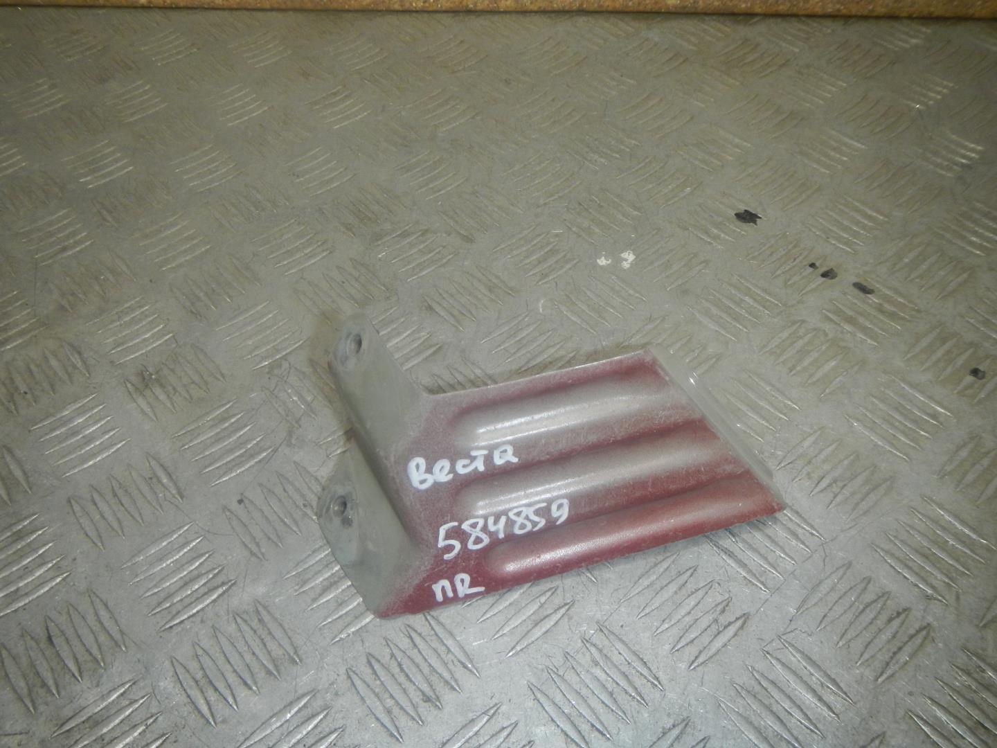 Кронштейн крепления крыла