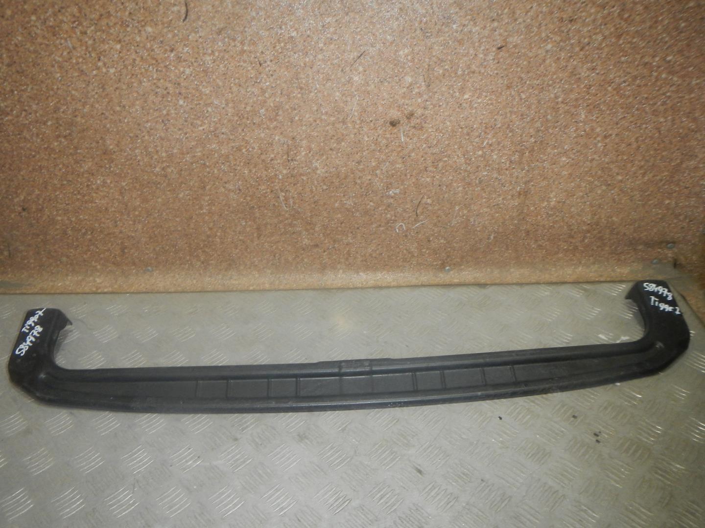 Усилитель переднего бампера