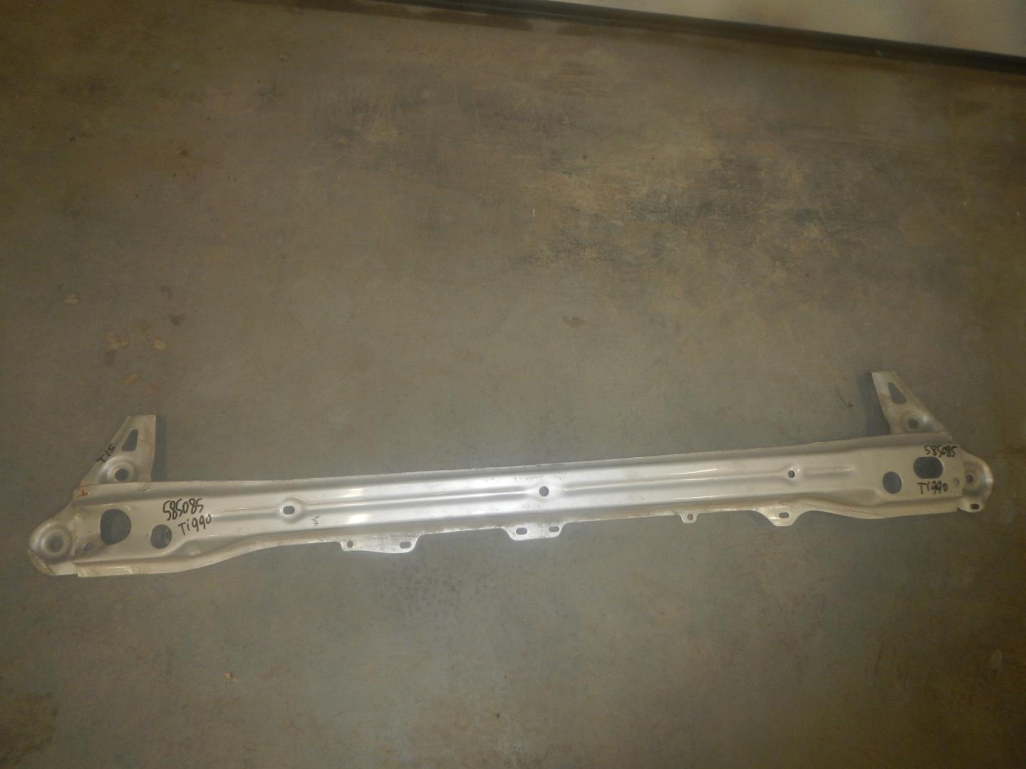 Усилитель заднего бампера