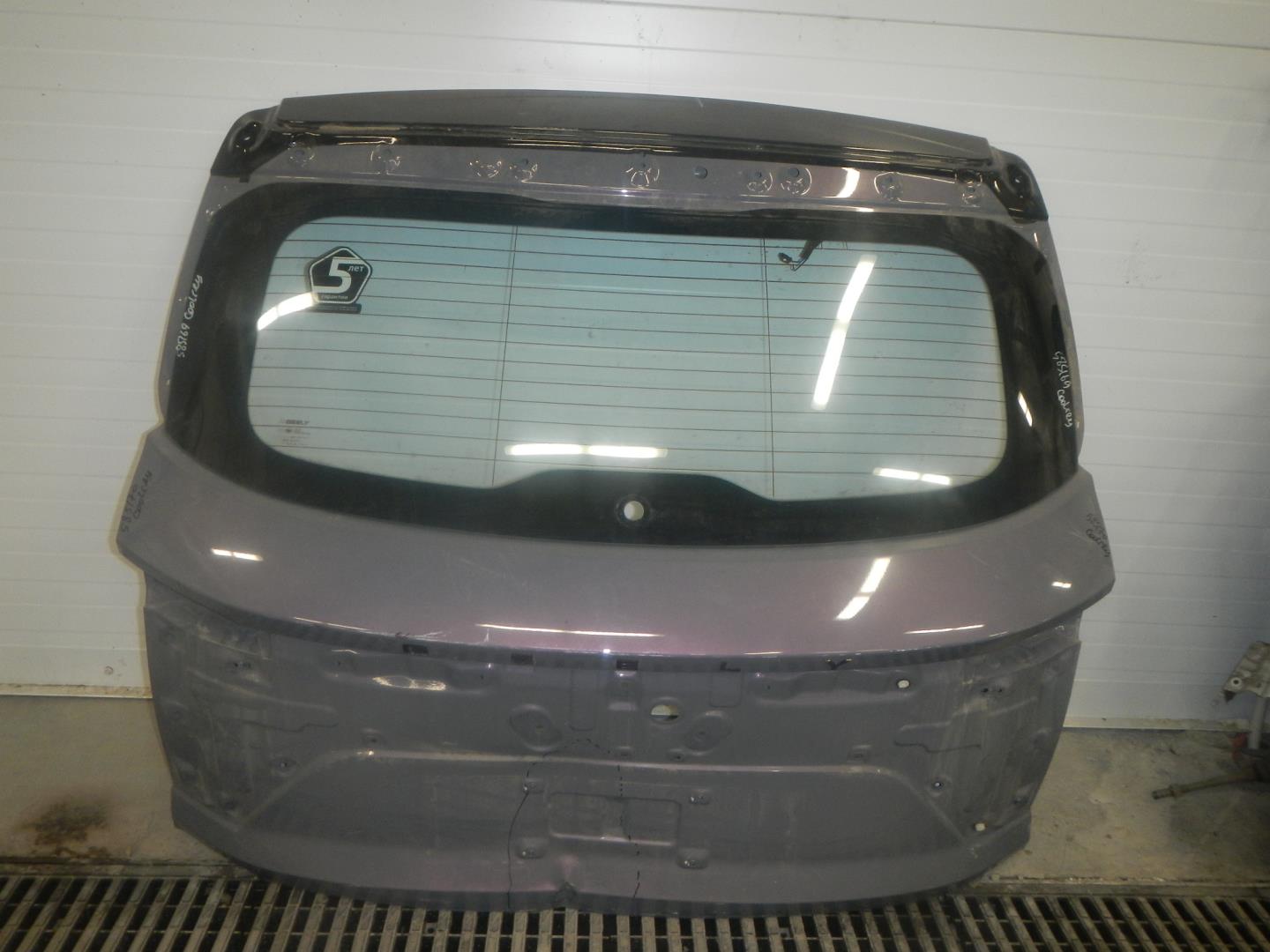 Дверь багажника