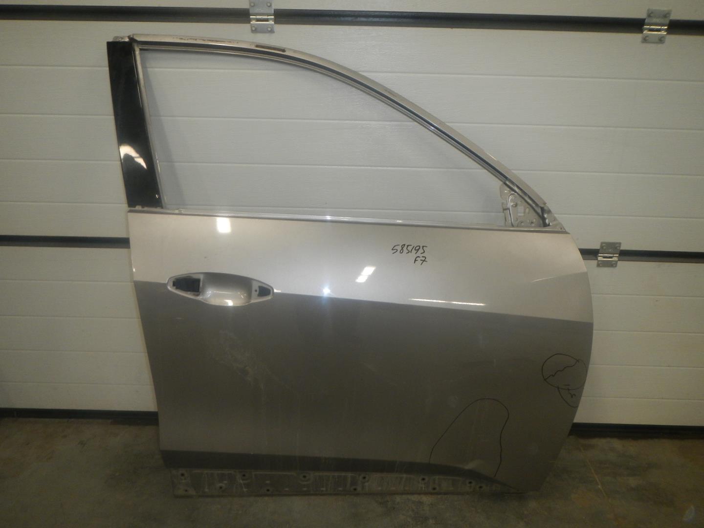 Дверь передняя правая