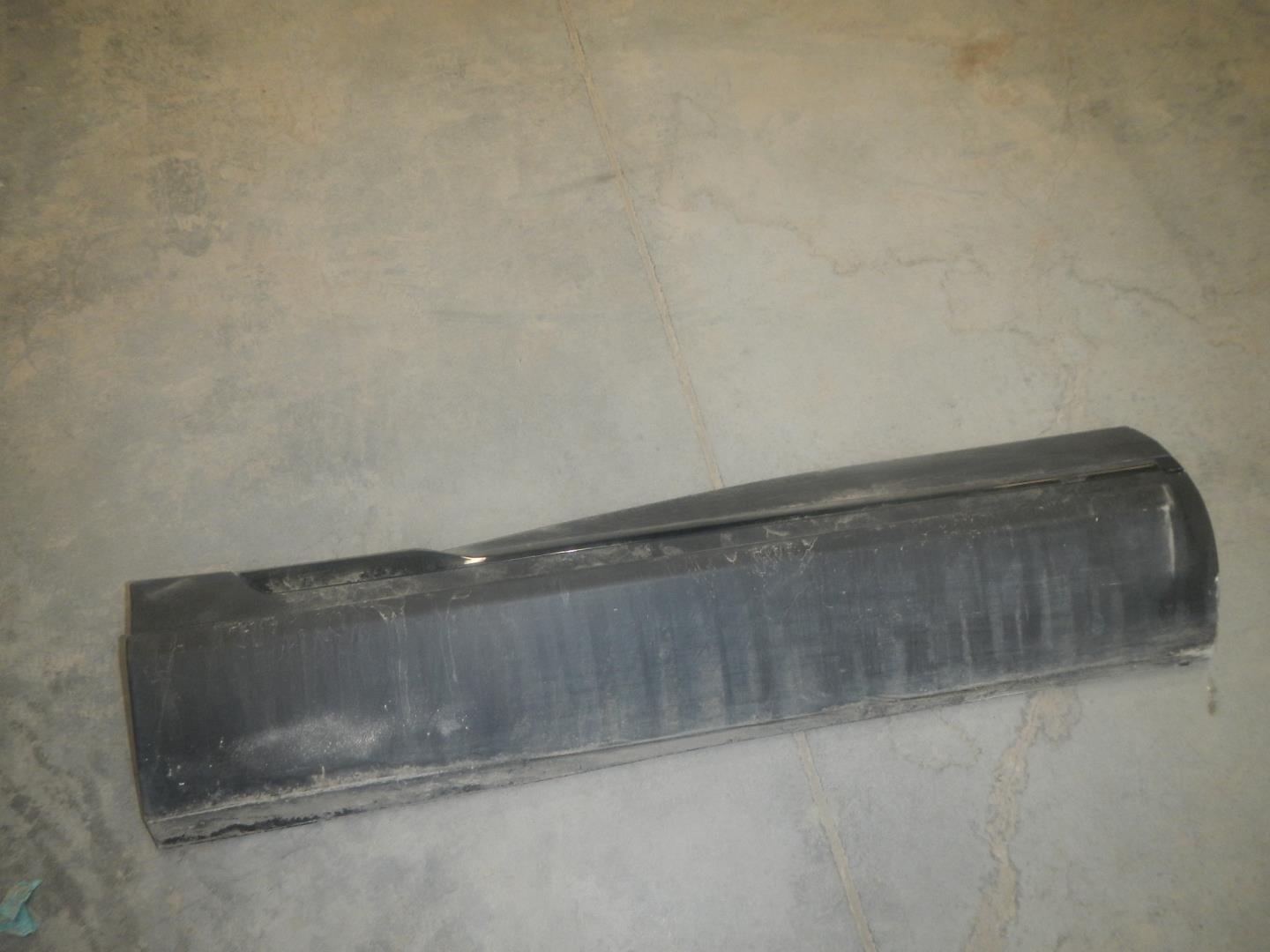 Молдинг задней правой двери