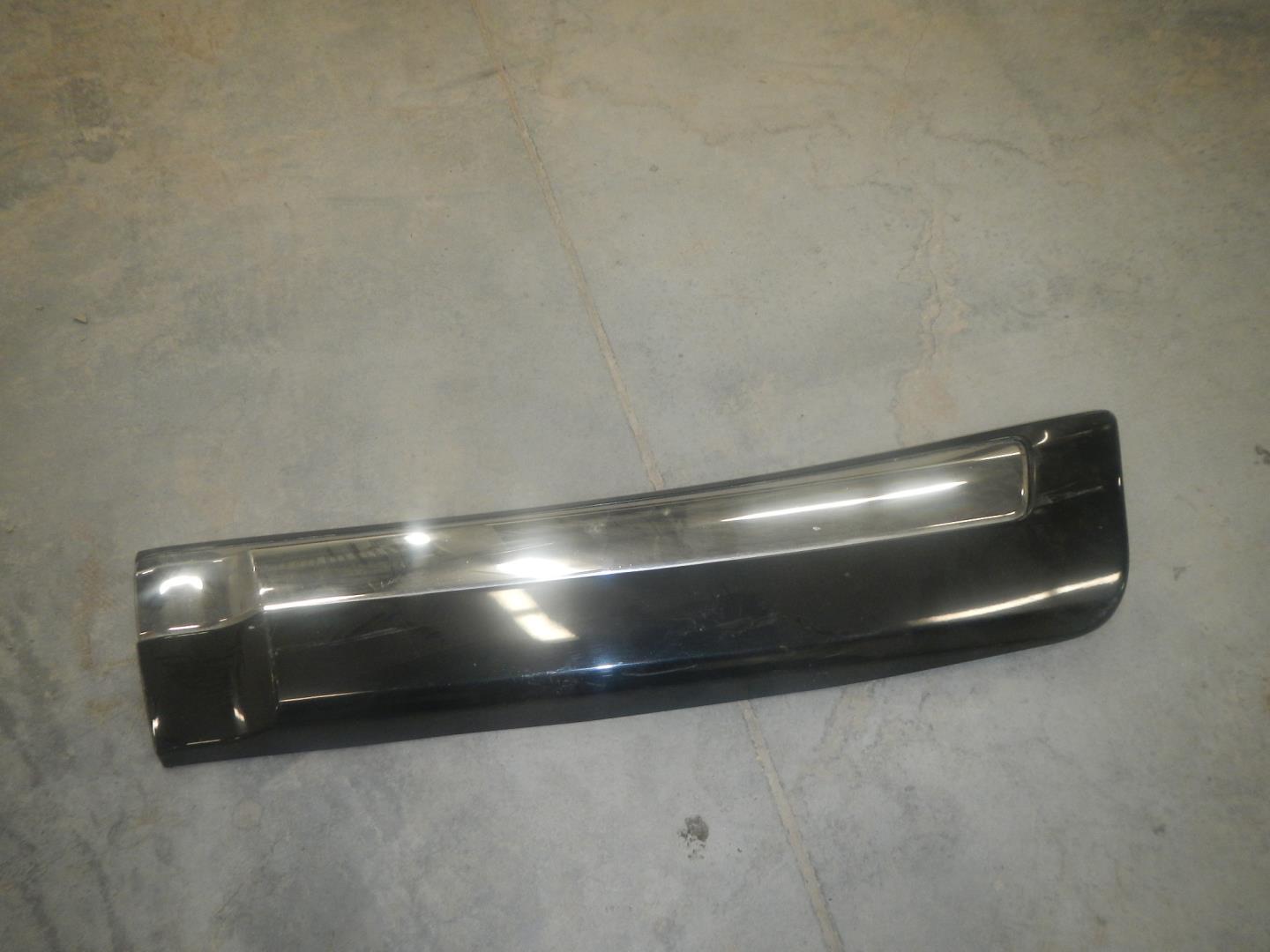 Молдинг задней левой двери