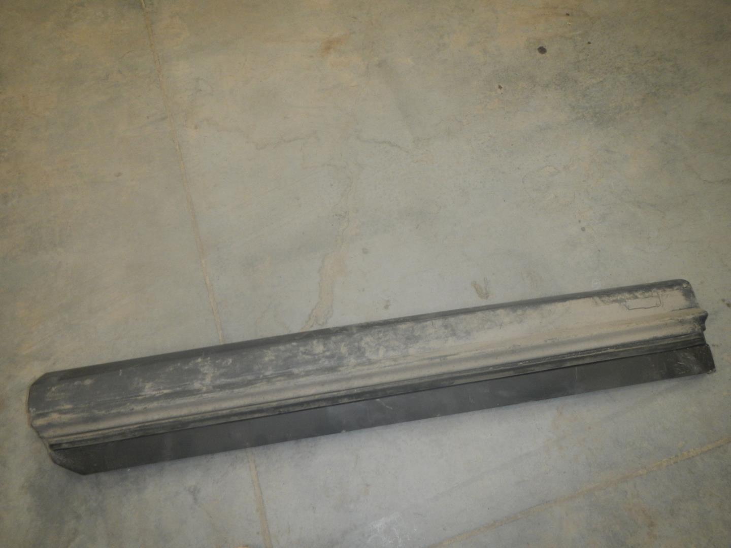 Молдинг передней правой двери