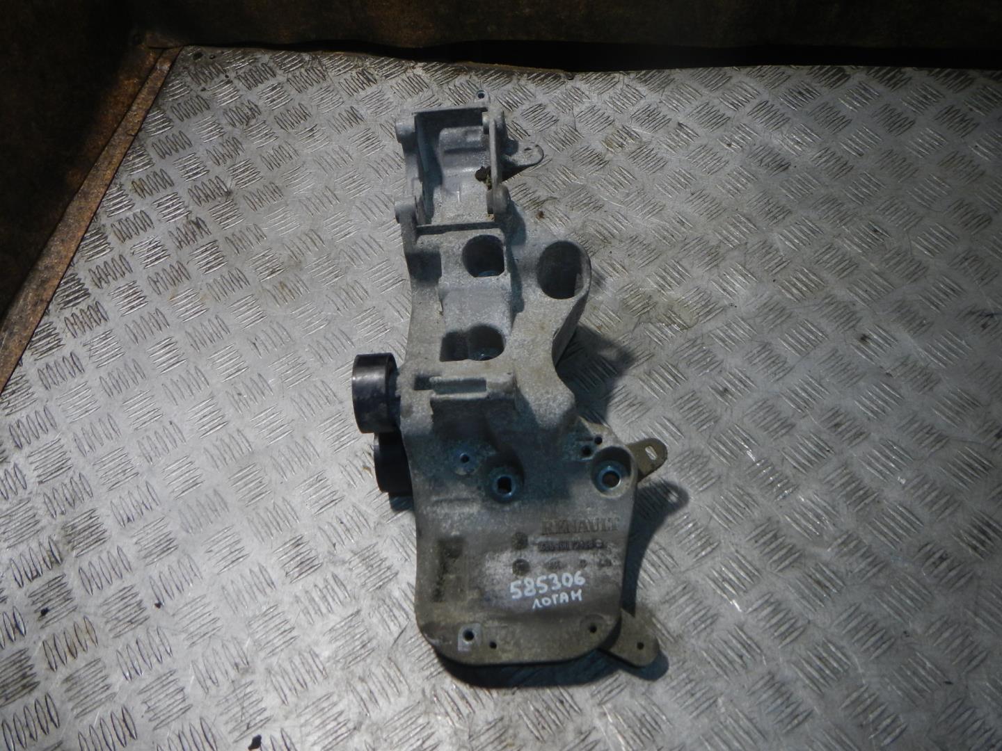 Кронштейн генератора