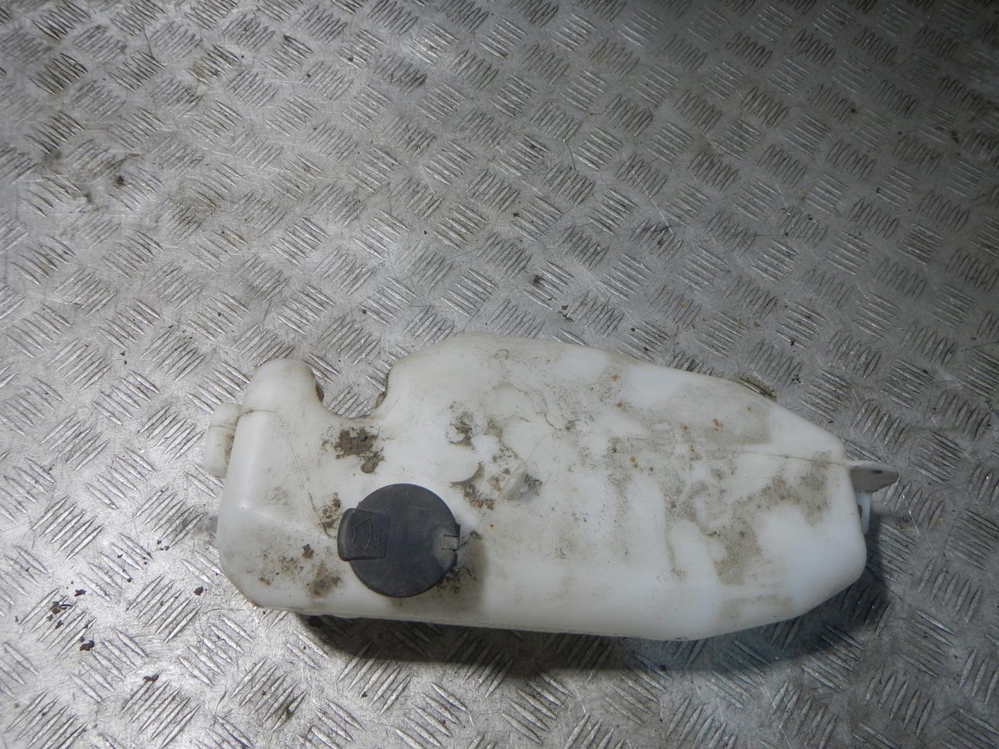 Бачок омывателя лобового стекла