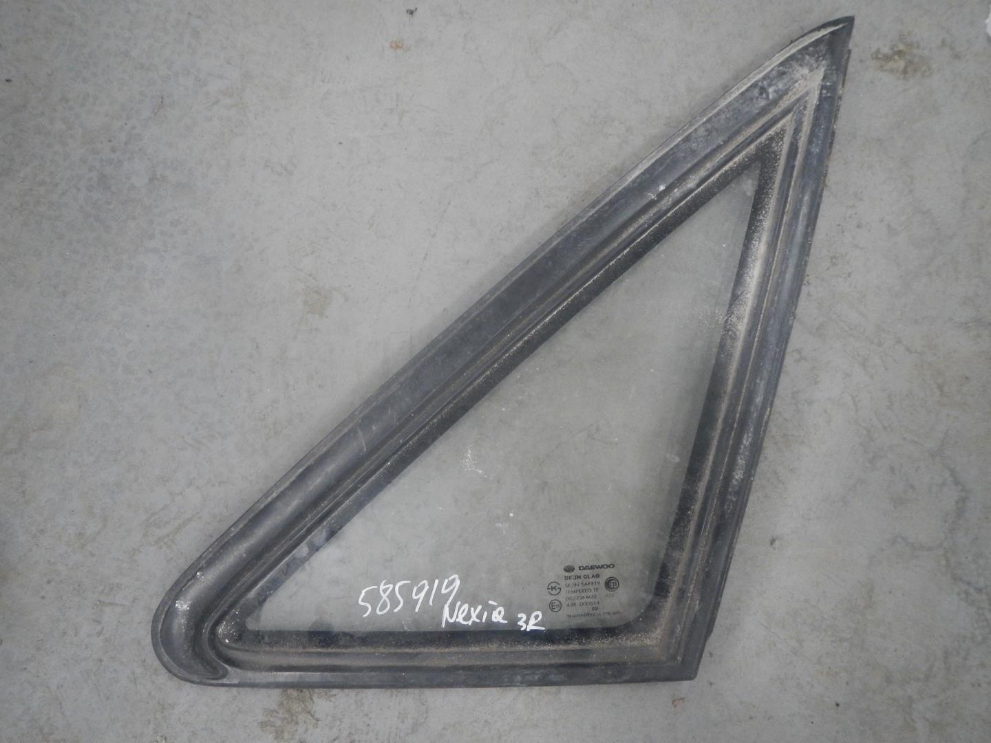 Стекло кузовное глухое правое
