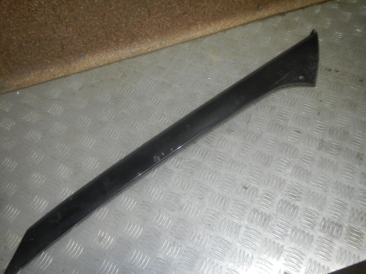 Молдинг лобового стекла