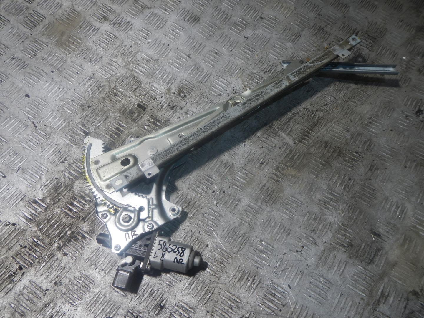 Стеклоподъемник электр. передний правый